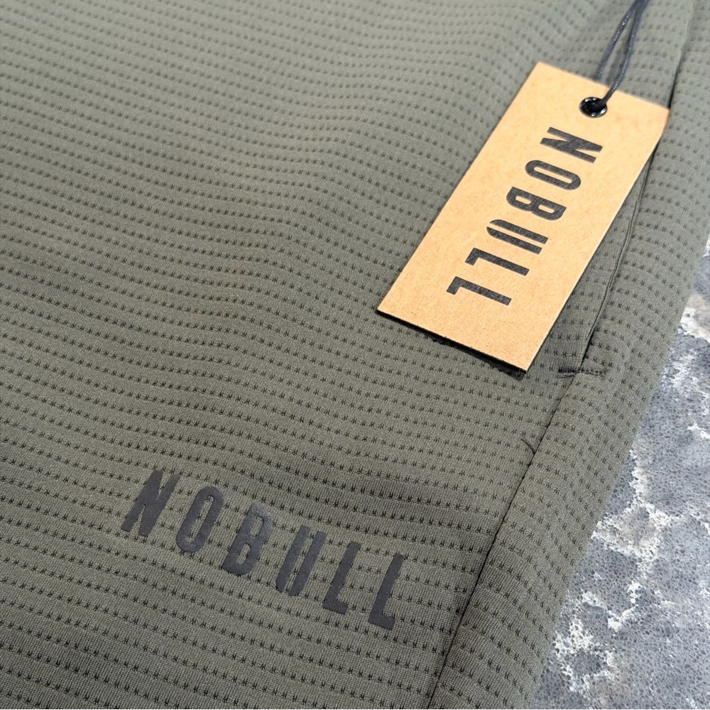 NWT NOBULL Men's Army Green Textured Knit Shorts (7 inch) - Picture 8 of 9